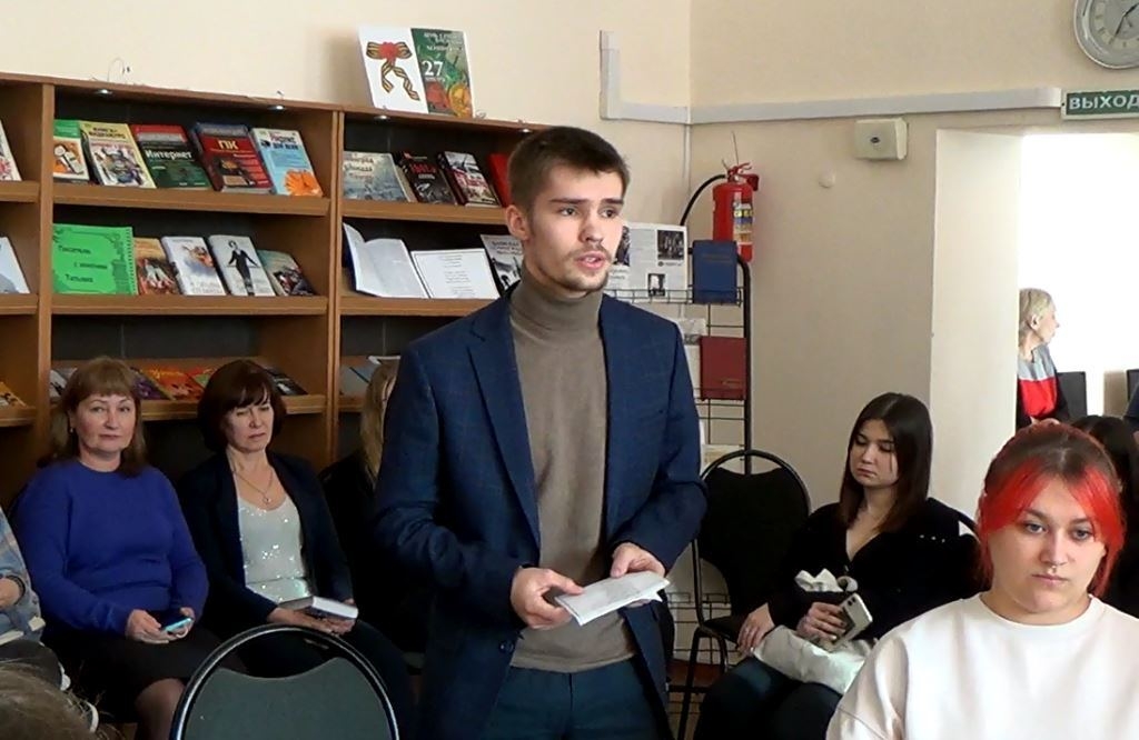 Литературно-музыкальная гостиная «Учитесь жизнь за всё благодарить» фото