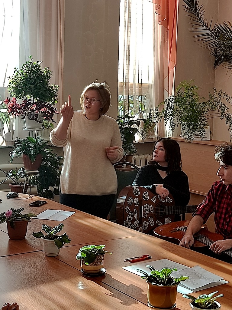 Литературно-музыкальная гостиная «Учитесь жизнь за всё благодарить» фото