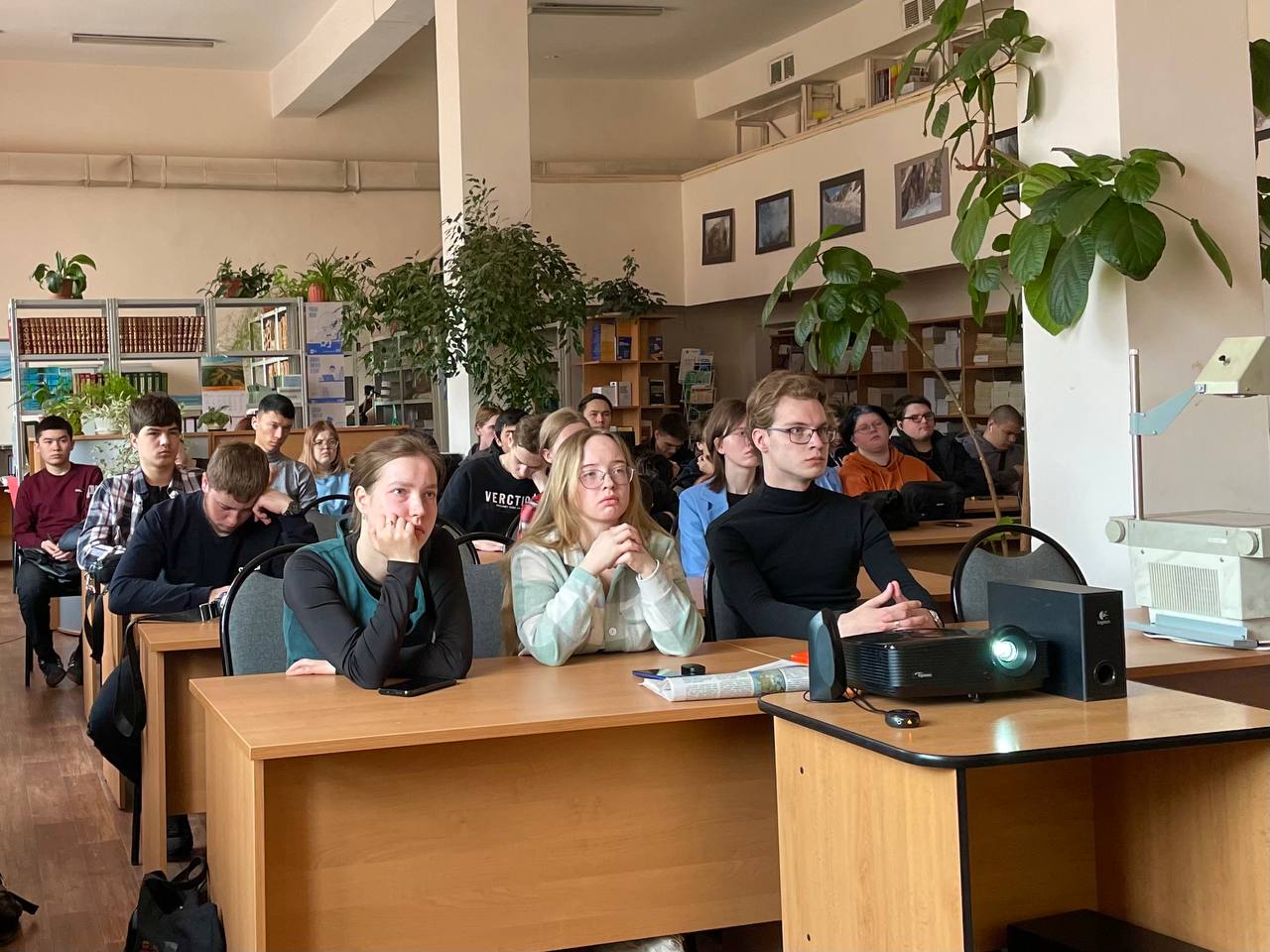 Кинопоказ в рамках Всероссийского просветительского проекта «Знание.Кино» прошел в Иркутском аграрном университете фото