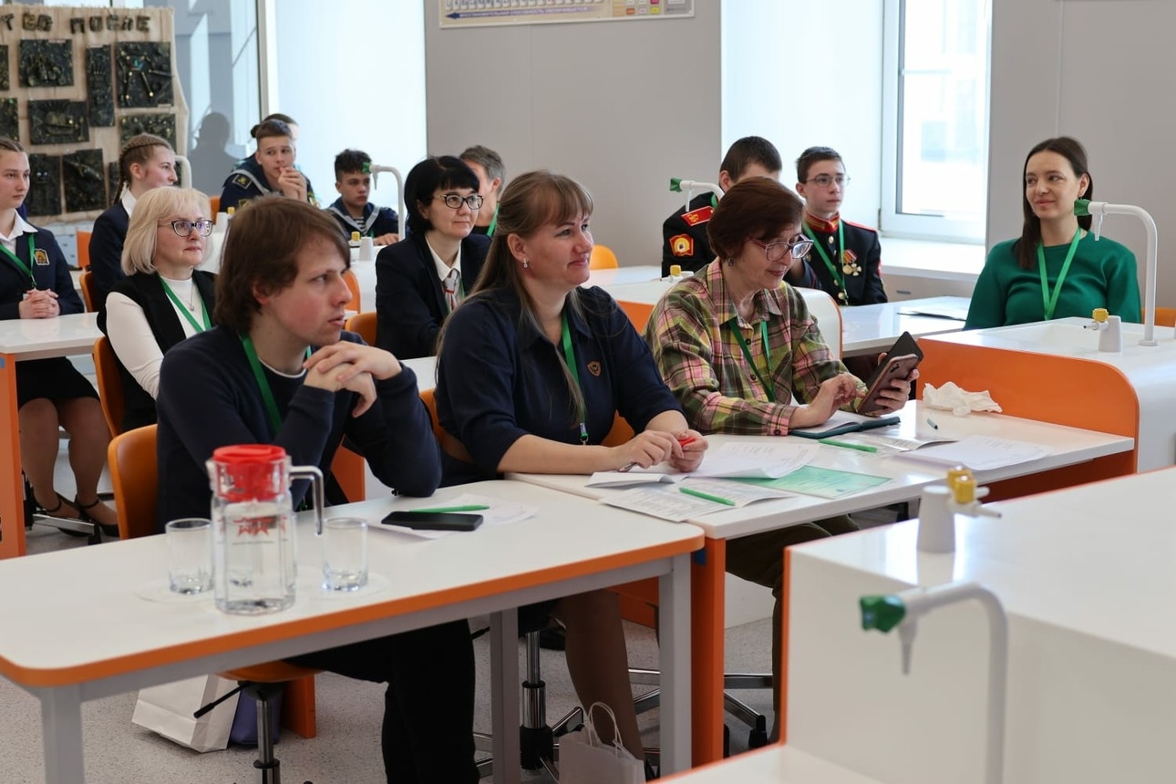 Преподаватели Иркутского ГАУ выступили экспертами на всероссийском конкурсе экологических проектов «Экощит Армии» фото