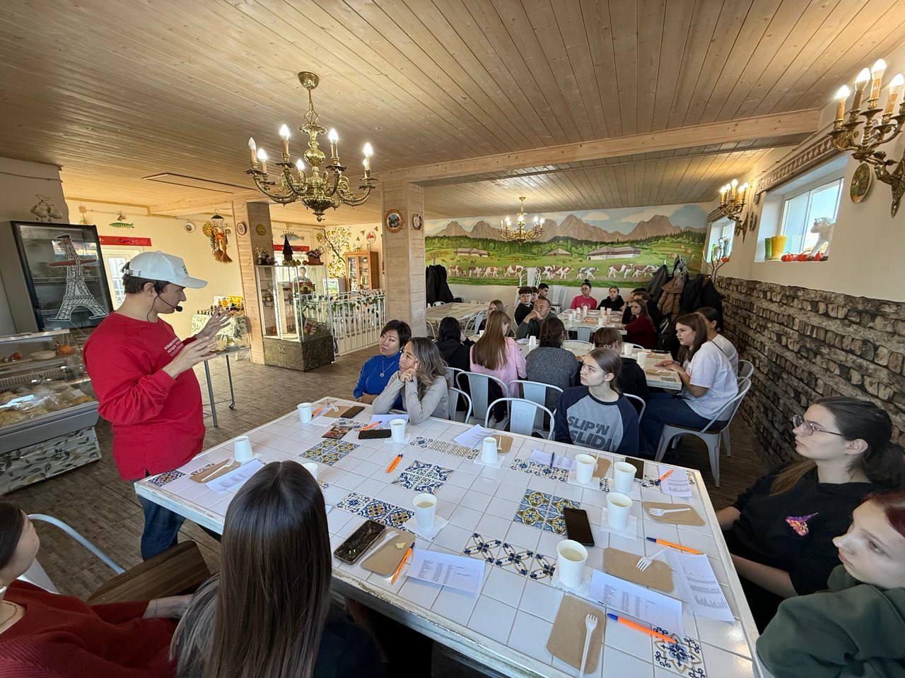 Студенты Иркутского ГАУ познакомились с передовым опытом фермерства на козьей ферме «Милаша» фото