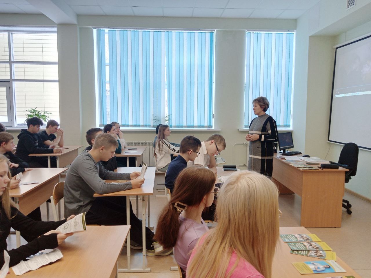 Профориентационные выезды охватили районы и школы области фото