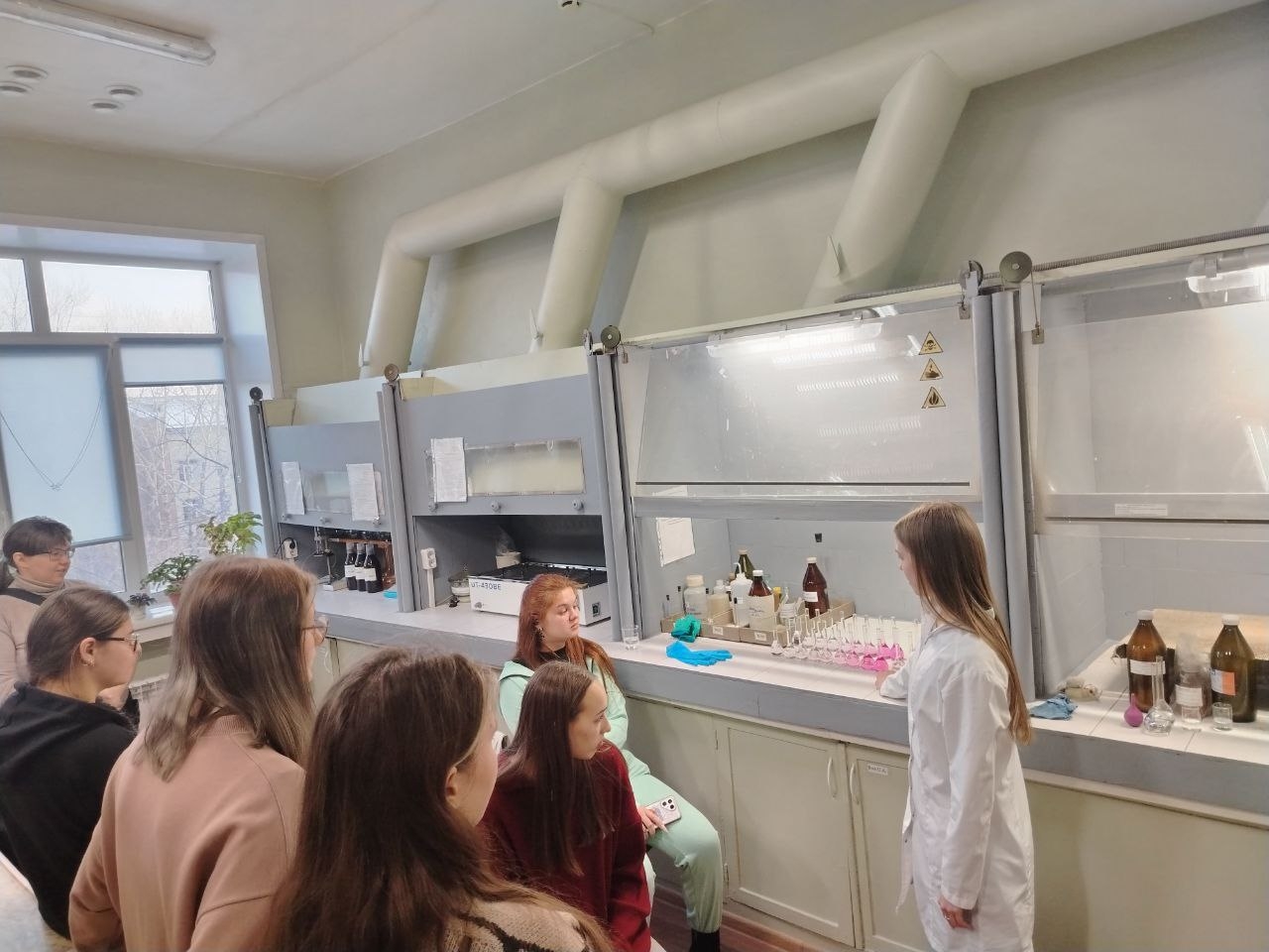 Студенты-агроэкологи Иркутского ГАУ побывали на экскурсии в Институте геохимии им. А.П. Виноградова Сибирского отделения Российской академии наук фото