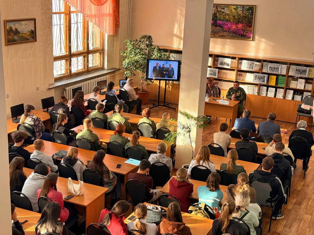 Герой среди нас: в Иркутском ГАУ состоялась встреча с Героем Российской Федерации Сергеем Владимировичем Степановым фото