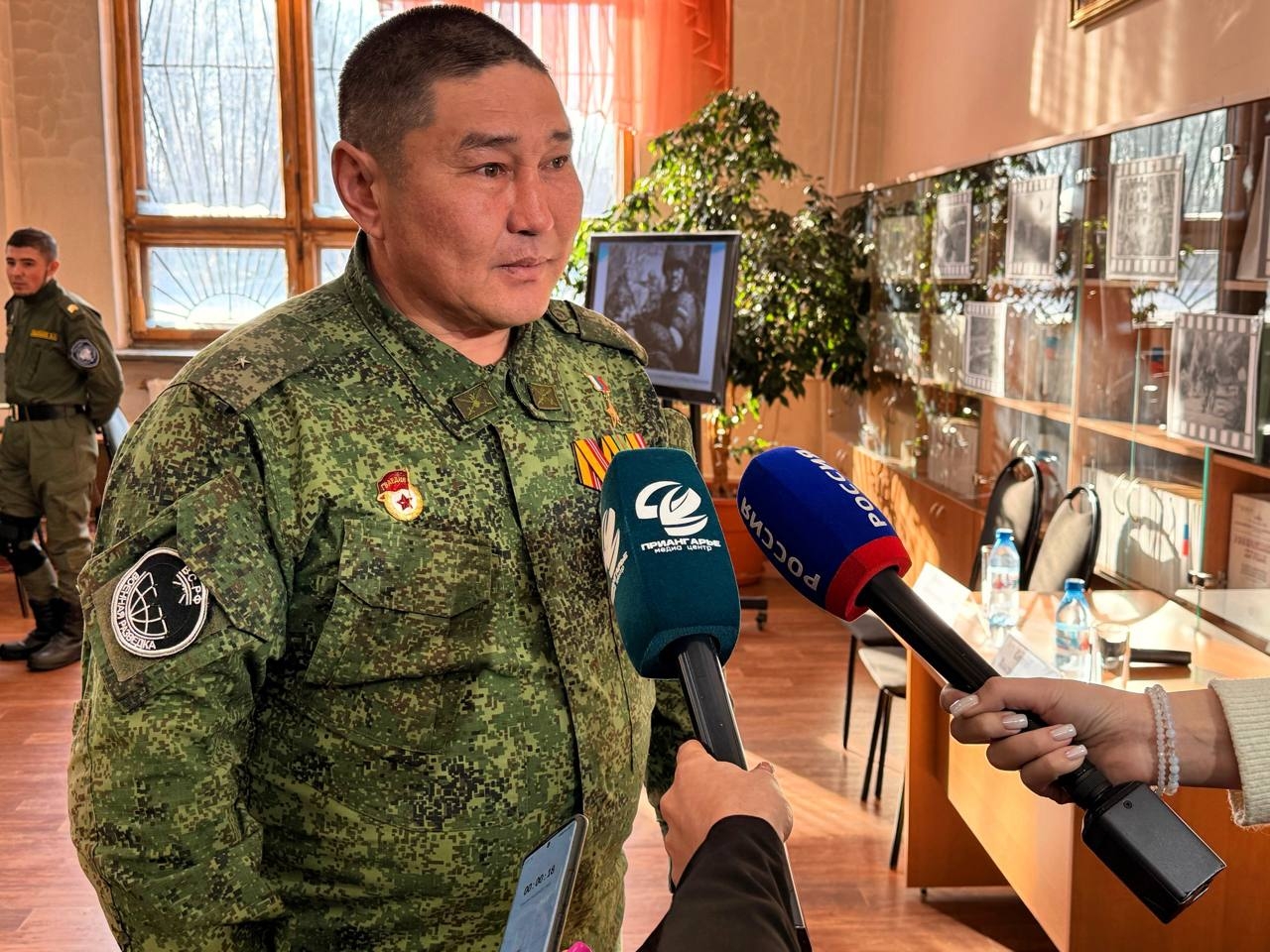 Герой среди нас: в Иркутском ГАУ состоялась встреча с Героем Российской Федерации Сергеем Владимировичем Степановым фото