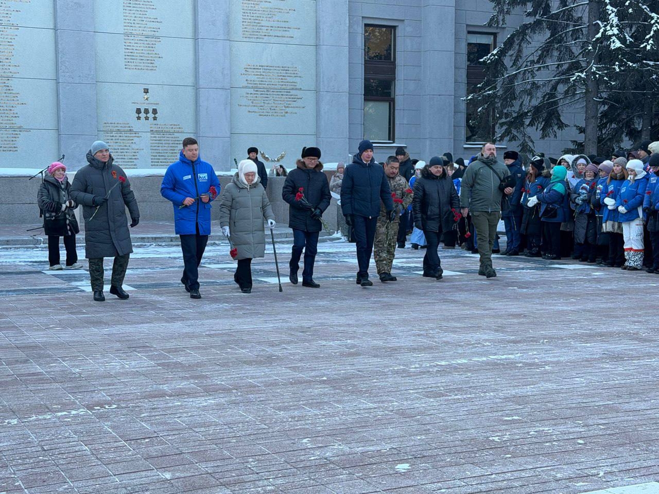 Студенты Иркутского ГАУ приняли участие в митинге, посвящённом 82-й годовщине снятия блокады Ленинграда фото