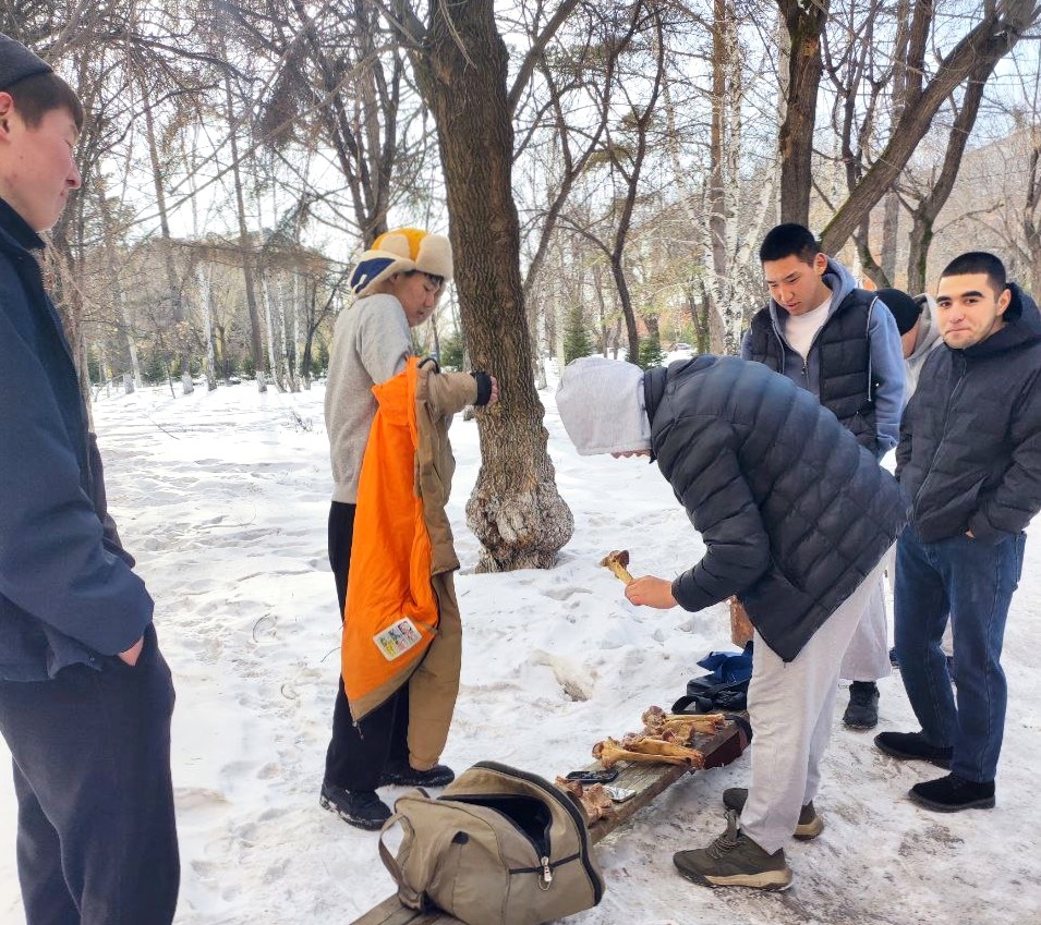 Сагаалган объединяет: студенты Иркутского ГАУ собрались на традиционные соревнования по «Хээр шаалган» фото